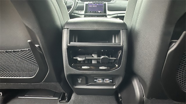 new 2025 Jeep Grand Cherokee car, priced at $42,848