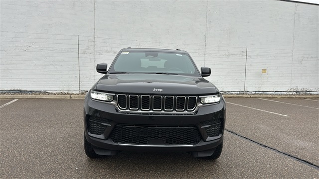 new 2025 Jeep Grand Cherokee car, priced at $42,848
