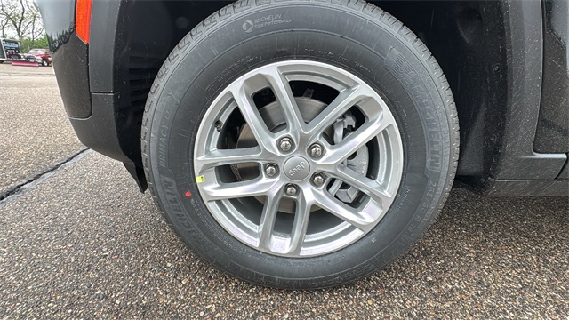 new 2025 Jeep Grand Cherokee car, priced at $42,848