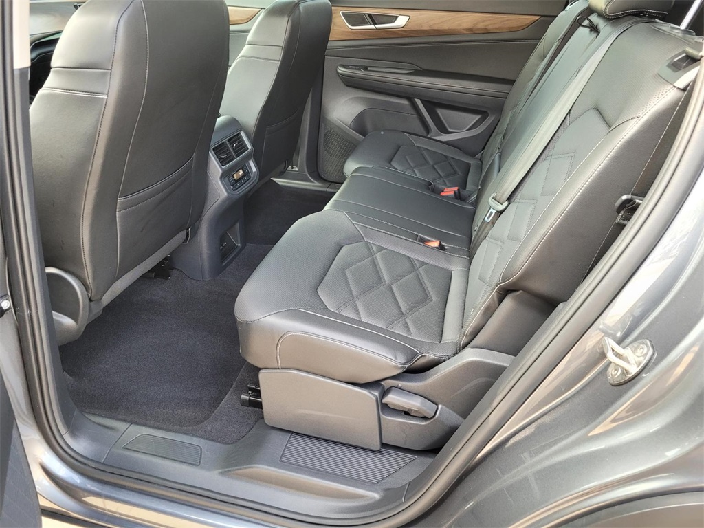 used 2024 Volkswagen Atlas car, priced at $30,025