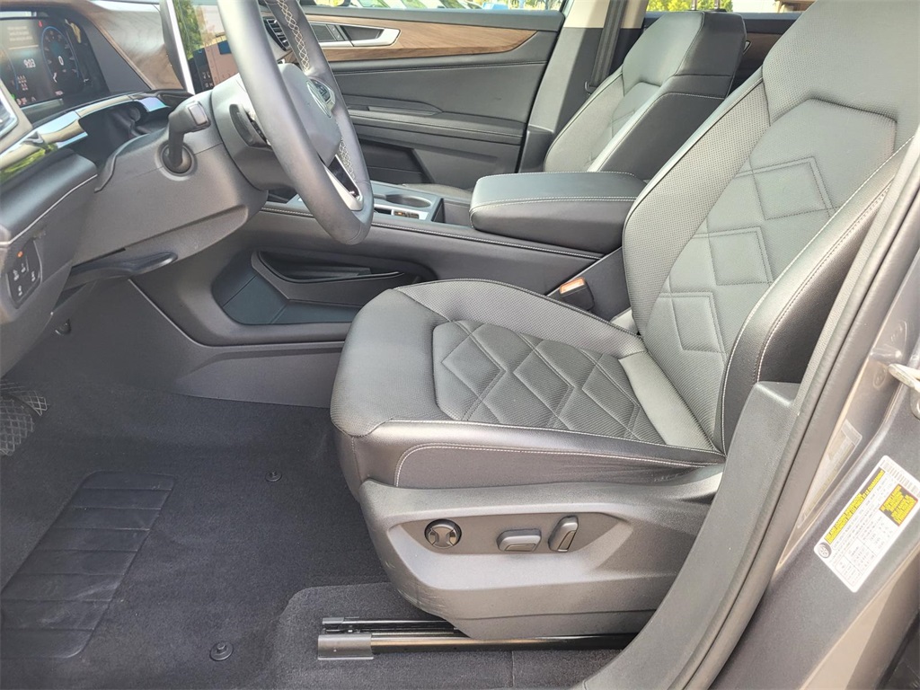 used 2024 Volkswagen Atlas car, priced at $30,025