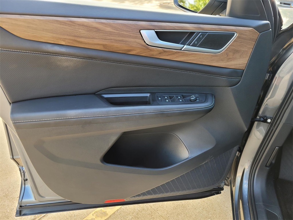 used 2024 Volkswagen Atlas car, priced at $30,025