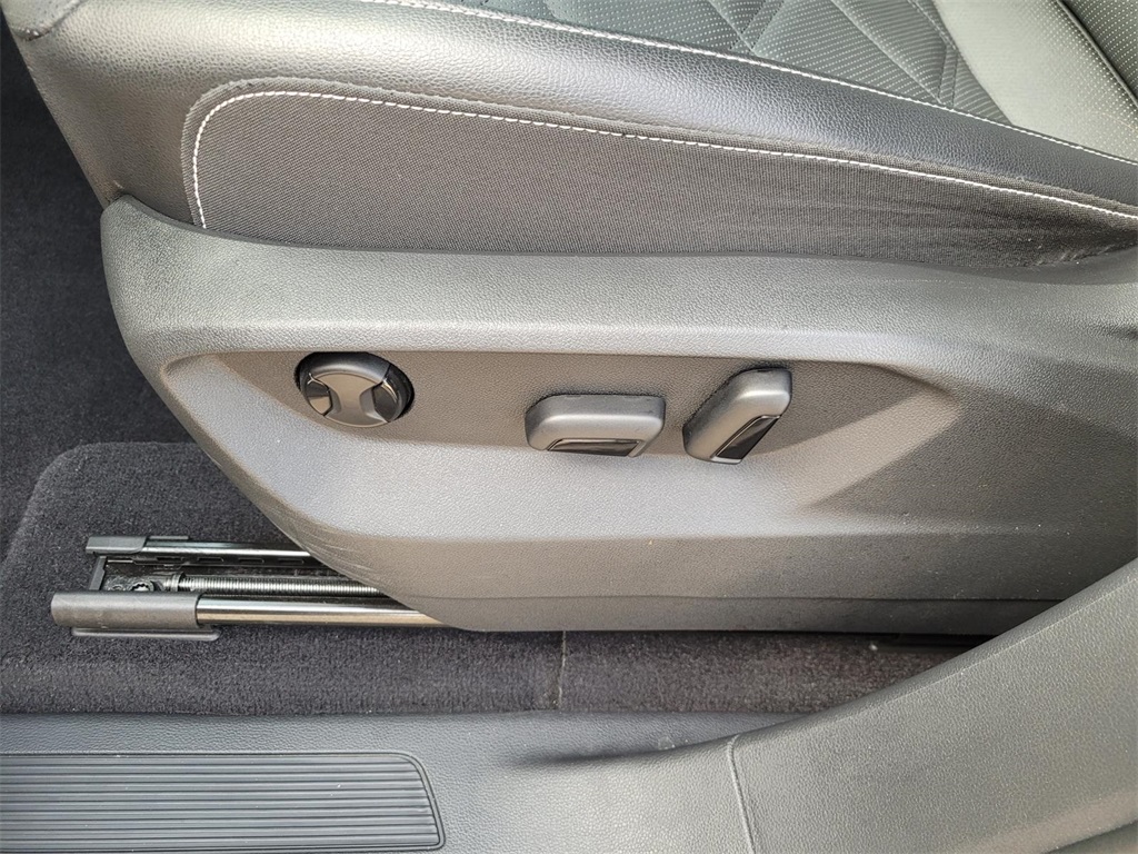 used 2024 Volkswagen Atlas car, priced at $30,025