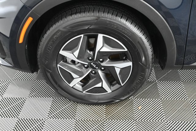 used 2023 Kia Sorento Hybrid car, priced at $29,950