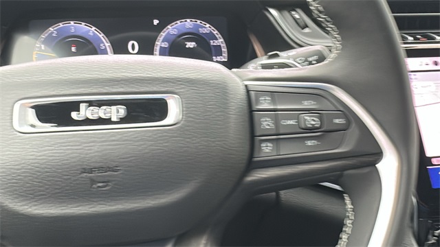 new 2025 Jeep Grand Cherokee car, priced at $45,912