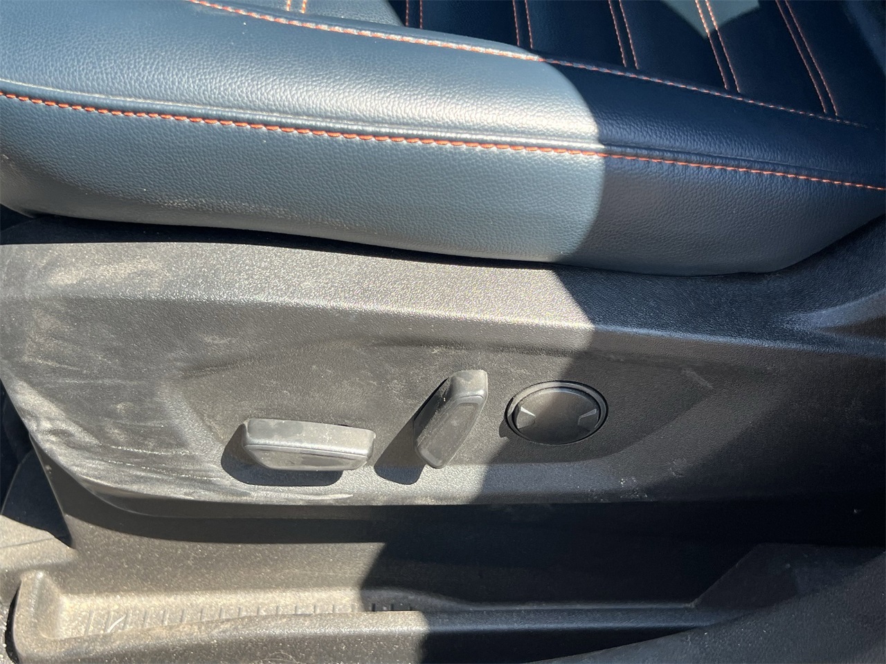 used 2023 Ford Edge car, priced at $25,147