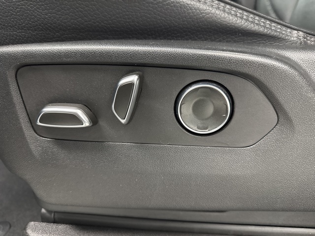 used 2024 GMC Yukon XL car, priced at $67,988