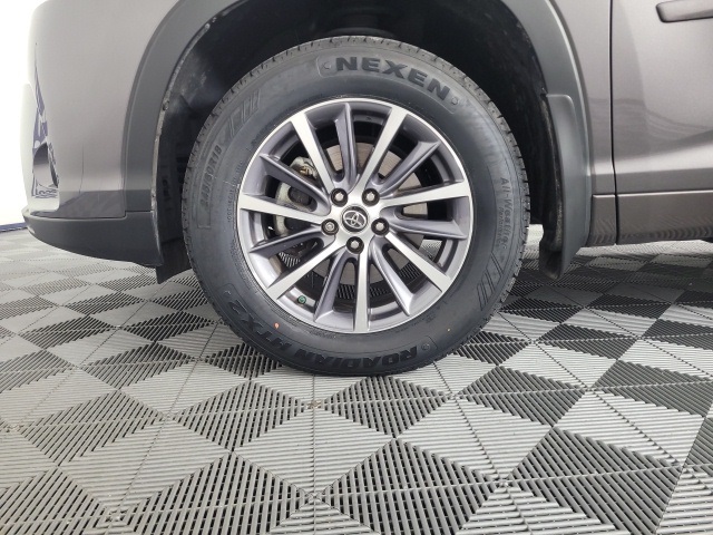 used 2018 Toyota Highlander car, priced at $25,852