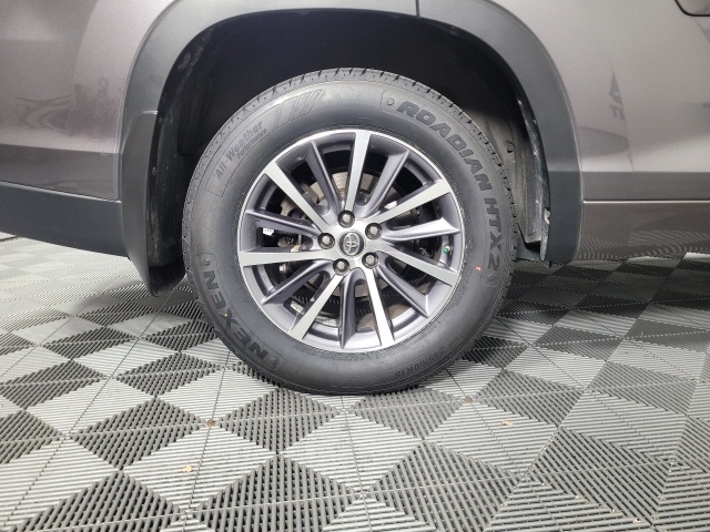 used 2018 Toyota Highlander car, priced at $25,852
