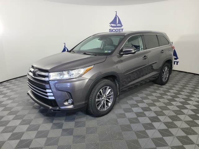 used 2018 Toyota Highlander car, priced at $25,852