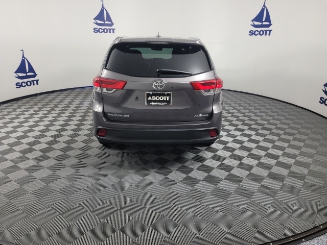 used 2018 Toyota Highlander car, priced at $25,852