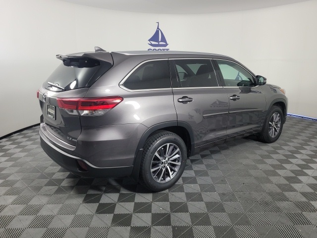 used 2018 Toyota Highlander car, priced at $25,852