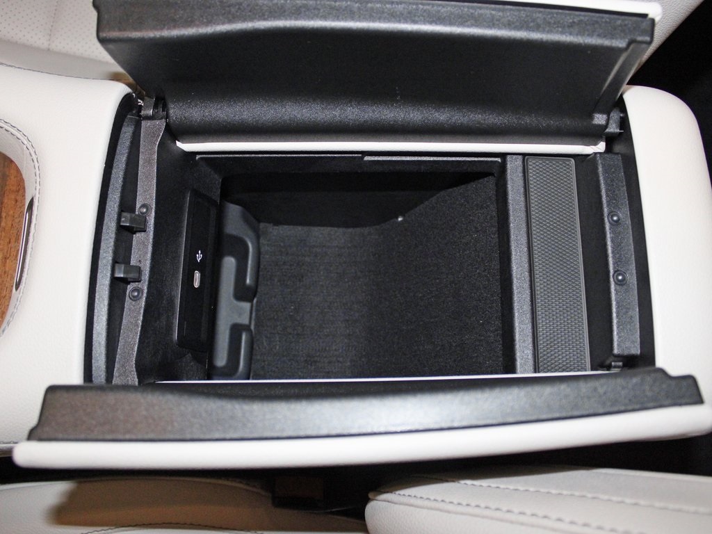 used 2024 Mercedes-Benz GLE car, priced at $64,998