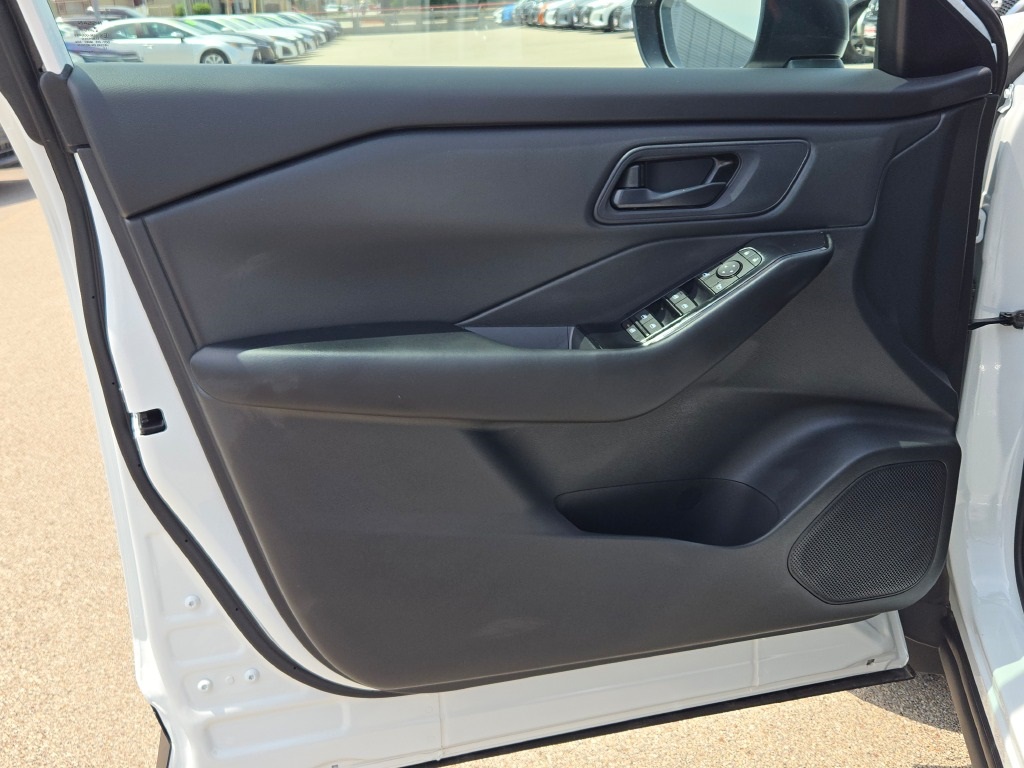 used 2025 Nissan Rogue car, priced at $29,000