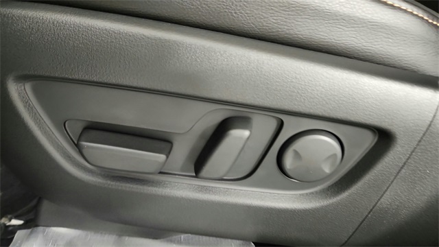 new 2025 Mazda CX-70 PHEV car, priced at $57,345