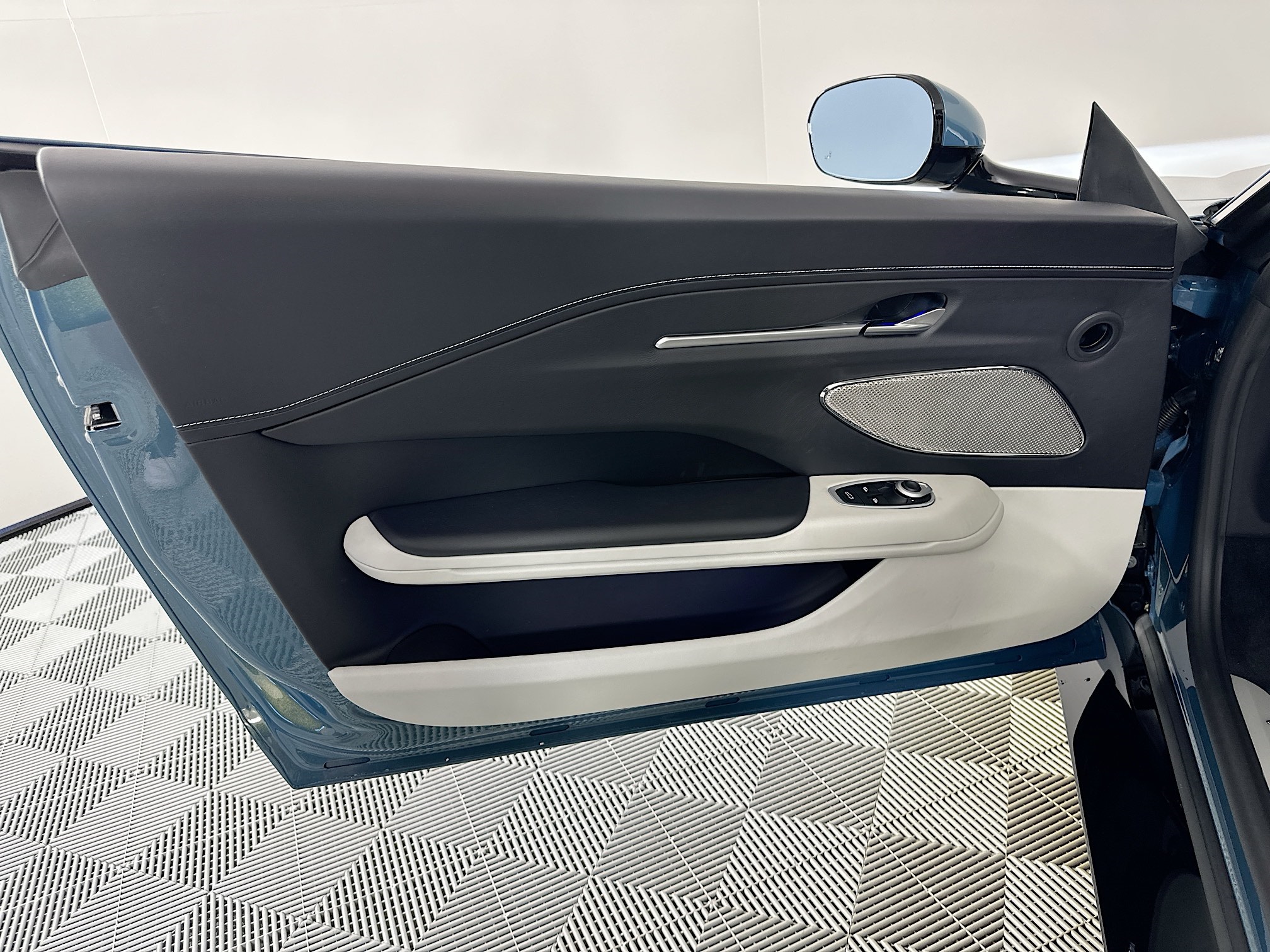 new 2026 Aston Martin Vantage car, priced at $266,700