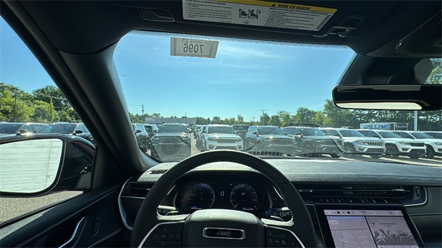 new 2025 Jeep Grand Cherokee car, priced at $47,453