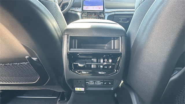 new 2025 Jeep Grand Cherokee car, priced at $47,453