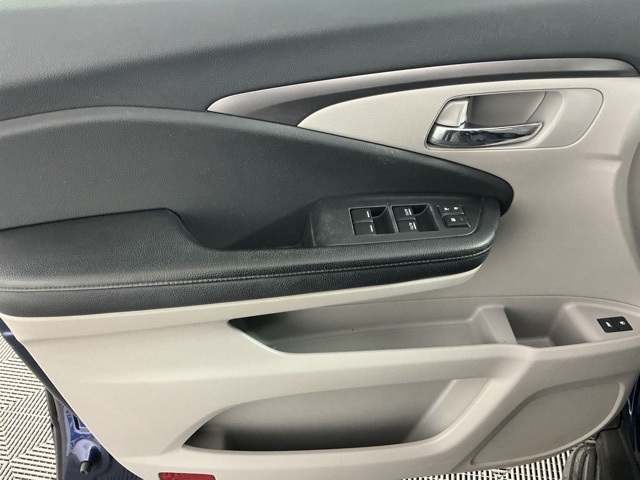 used 2016 Honda Pilot car, priced at $17,251