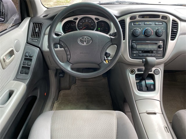 used 2005 Toyota Highlander car, priced at $5,616