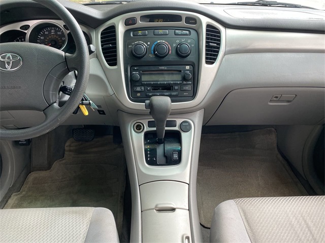 used 2005 Toyota Highlander car, priced at $5,616