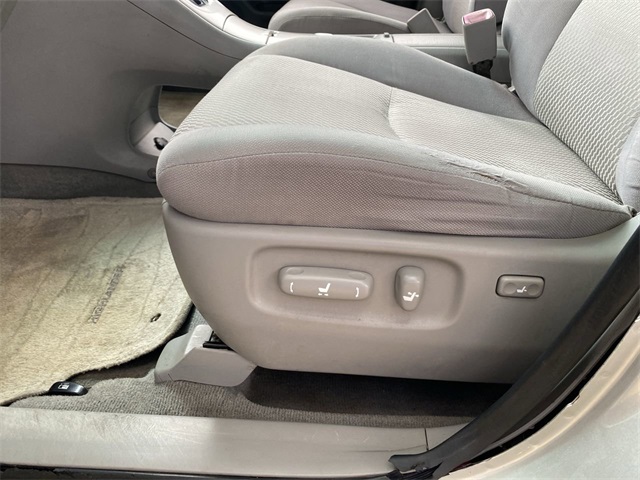 used 2005 Toyota Highlander car, priced at $5,616