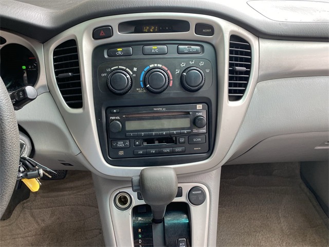used 2005 Toyota Highlander car, priced at $5,616