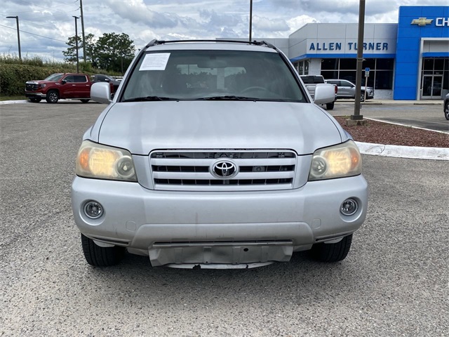 used 2005 Toyota Highlander car, priced at $5,616