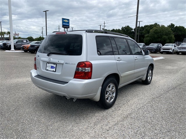 used 2005 Toyota Highlander car, priced at $5,616