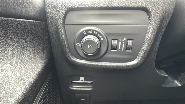 new 2025 Jeep Grand Cherokee car, priced at $46,275