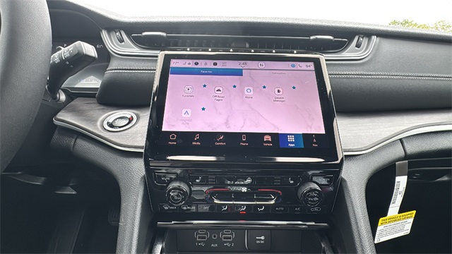 new 2025 Jeep Grand Cherokee car, priced at $46,275
