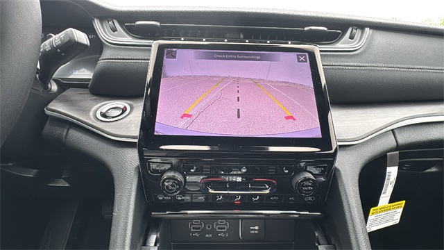 new 2025 Jeep Grand Cherokee car, priced at $46,275