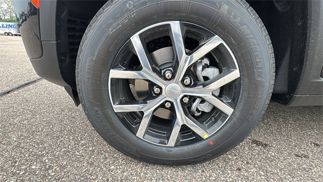 new 2025 Jeep Grand Cherokee car, priced at $46,275