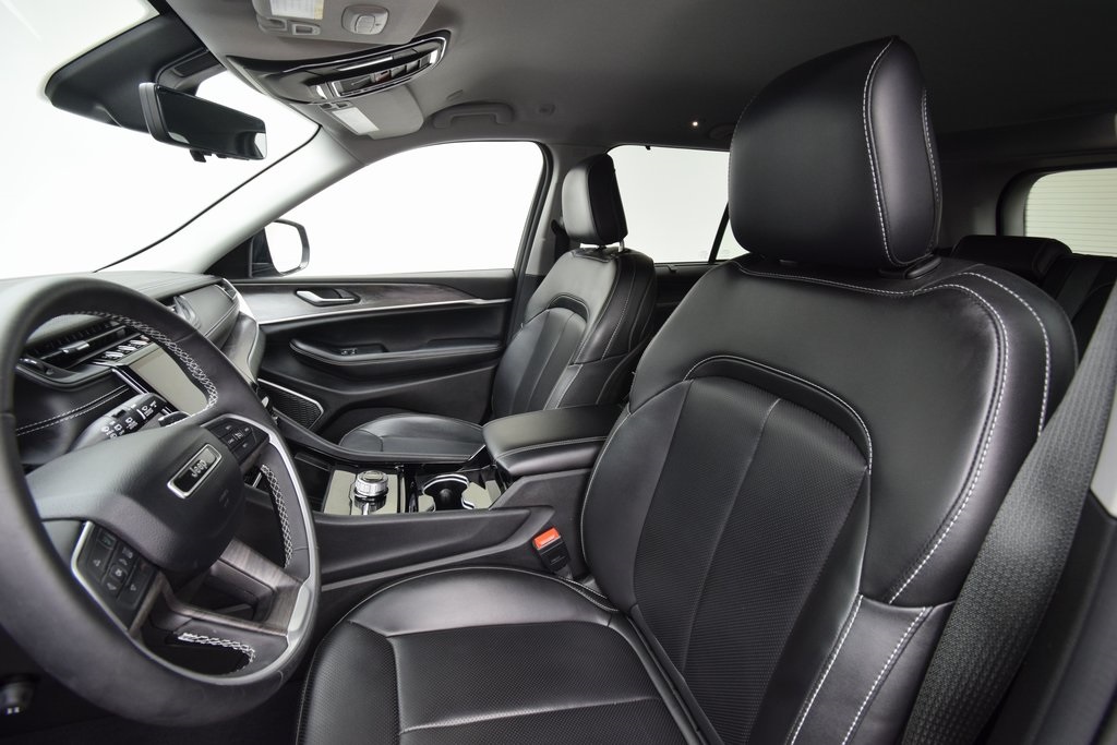 used 2023 Jeep Grand Cherokee car, priced at $35,100