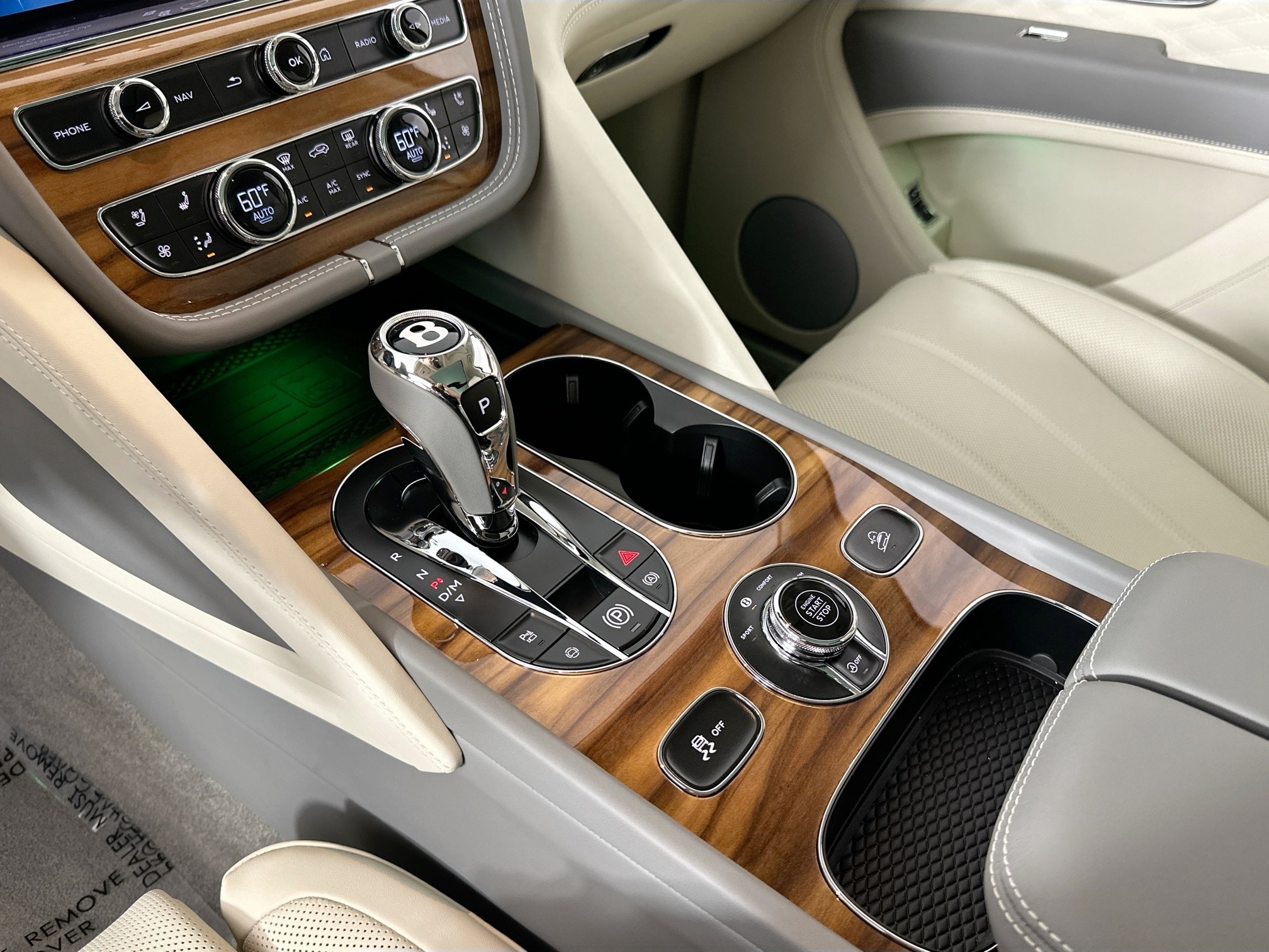 new 2025 Bentley Bentayga car