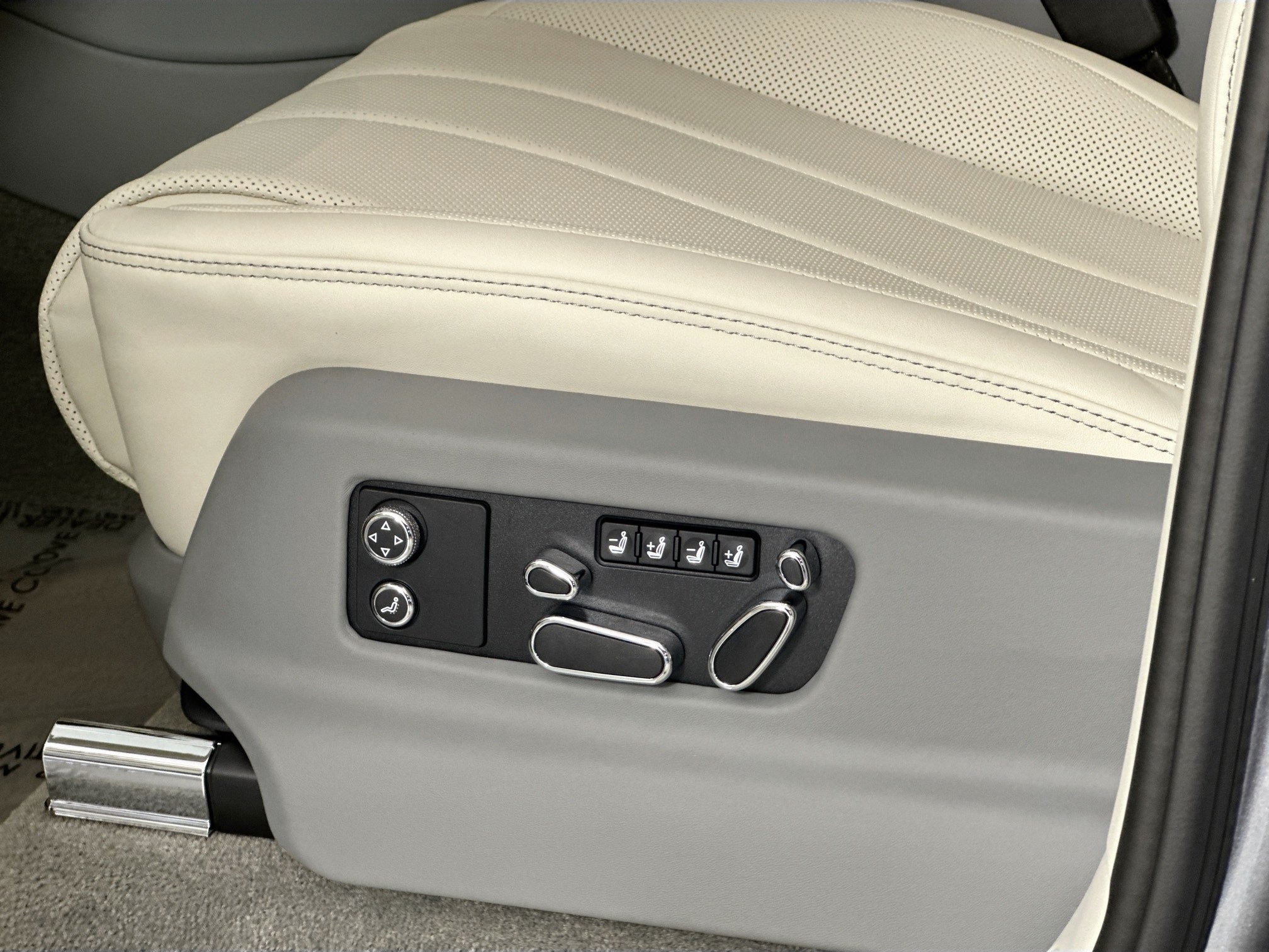 new 2025 Bentley Bentayga car