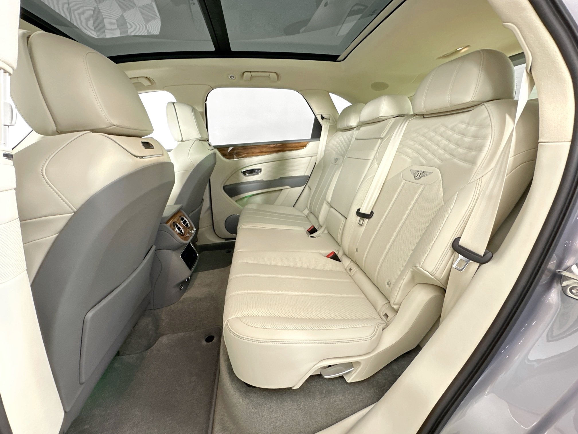 new 2025 Bentley Bentayga car