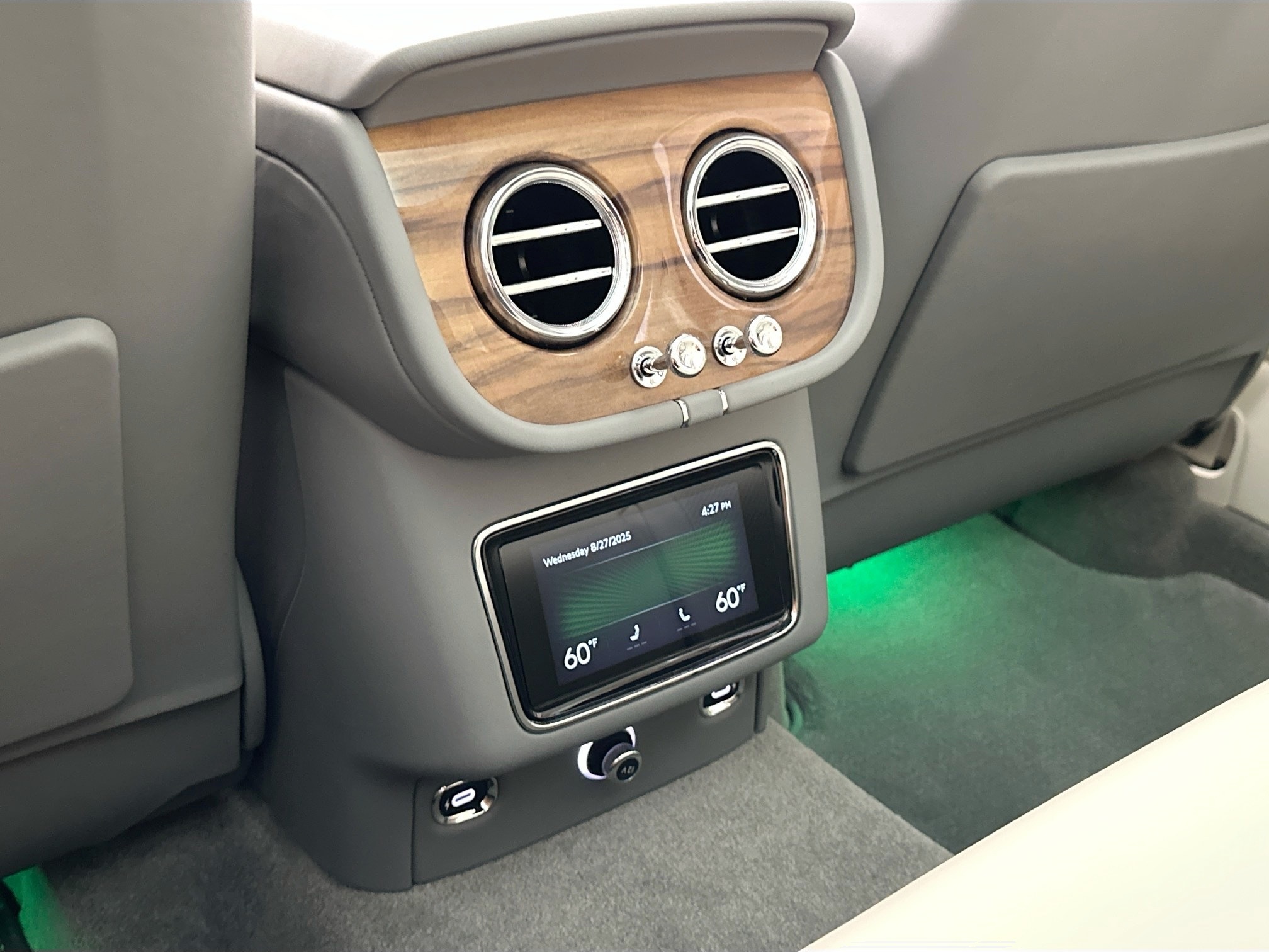 new 2025 Bentley Bentayga car