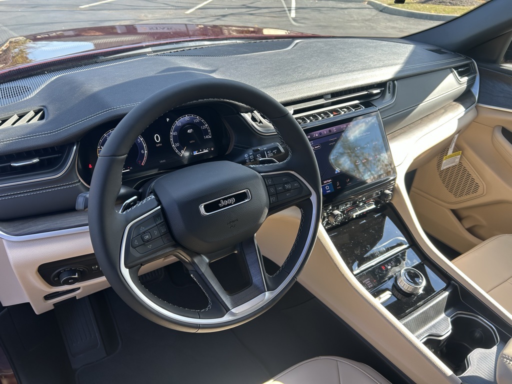 new 2025 Jeep Grand Cherokee car, priced at $46,240