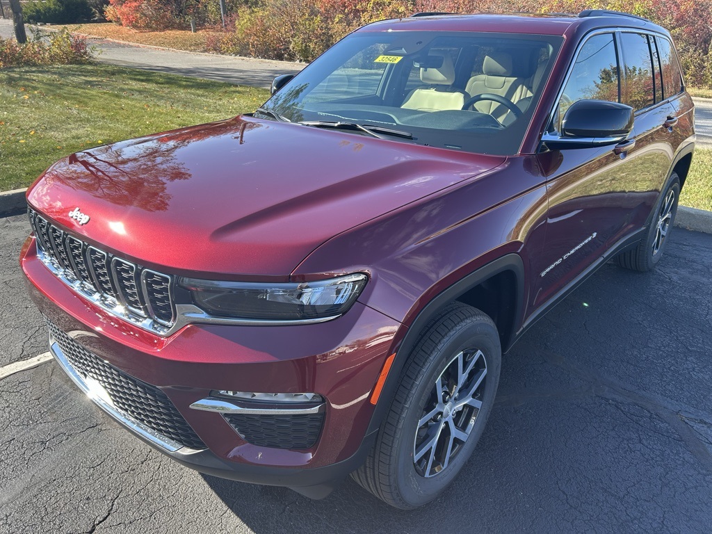new 2025 Jeep Grand Cherokee car, priced at $46,240