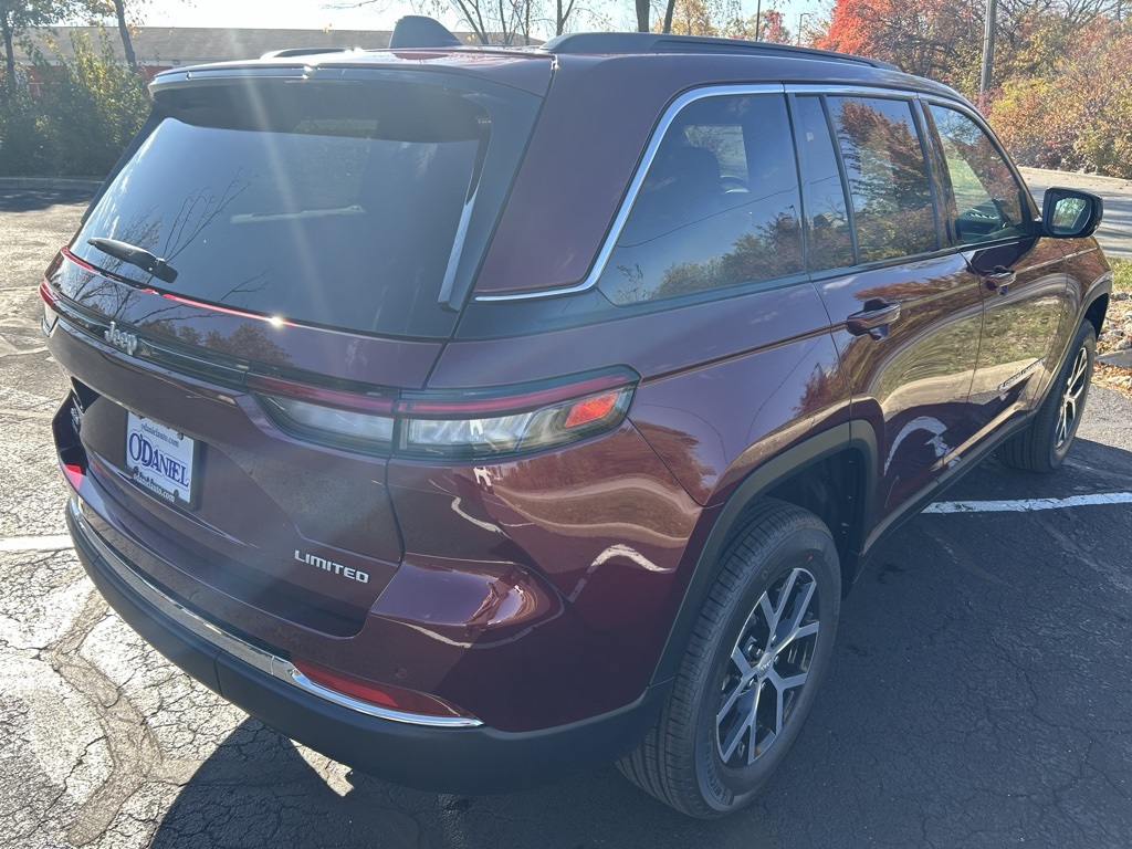 new 2025 Jeep Grand Cherokee car, priced at $46,240