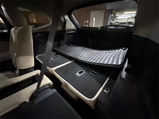 used 2022 Acura MDX car, priced at $39,426