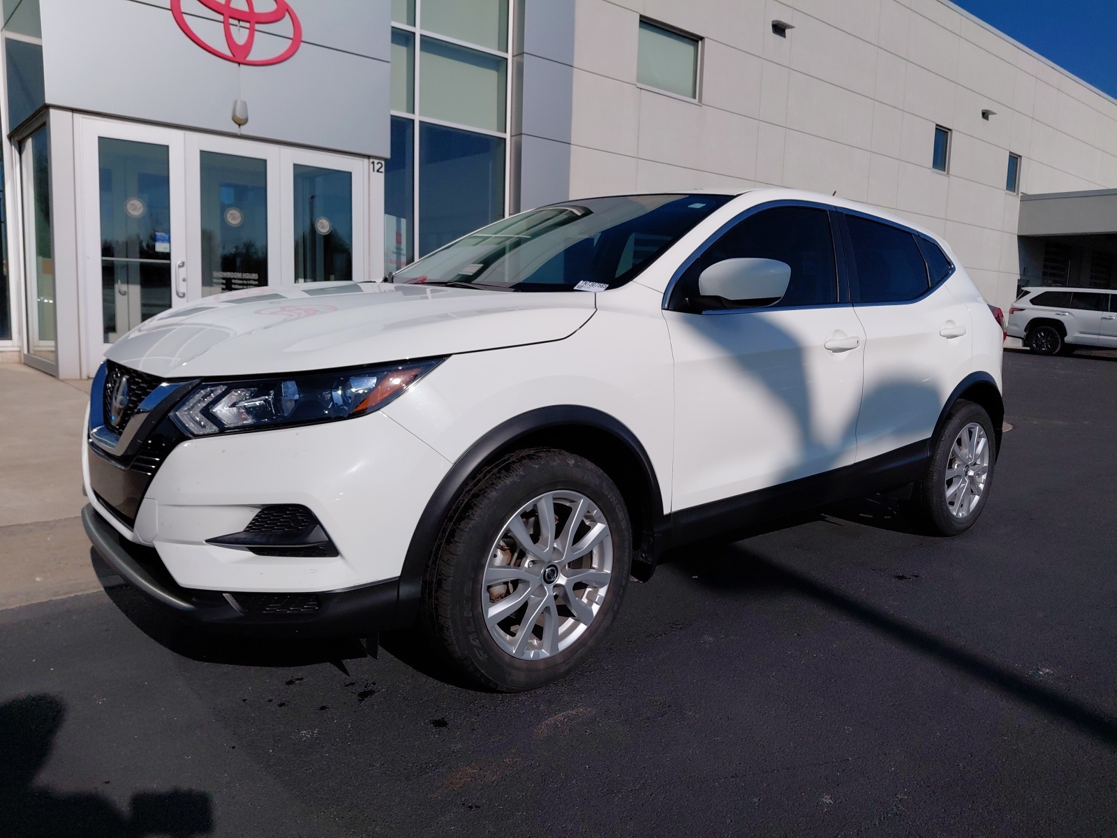 used 2021 Nissan Rogue Sport car, priced at $16,364