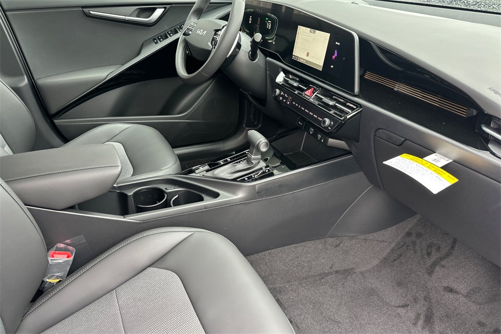 new 2025 Kia Niro car, priced at $28,755