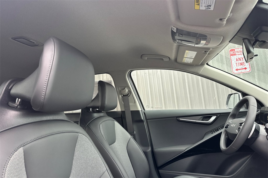 new 2025 Kia Niro car, priced at $28,755
