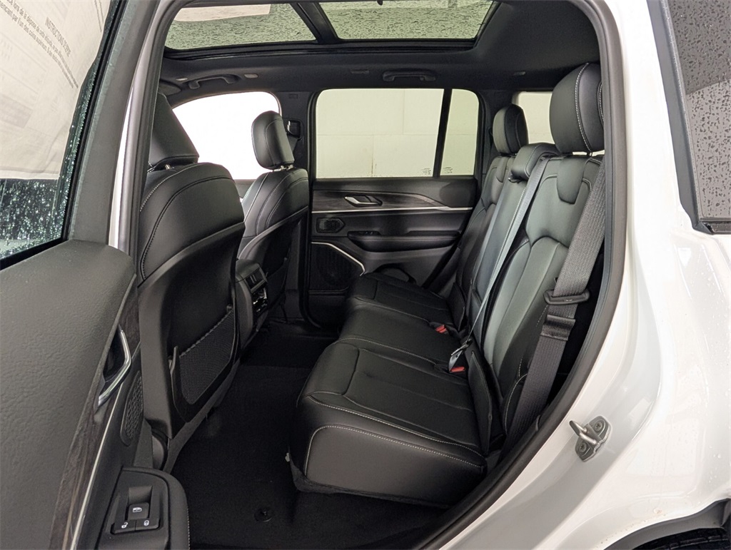 new 2025 Jeep Grand Cherokee car, priced at $36,601