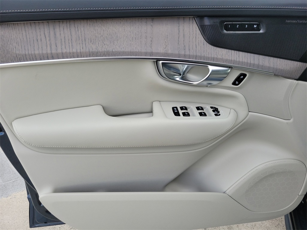 new 2026 Volvo XC90 car, priced at $72,575
