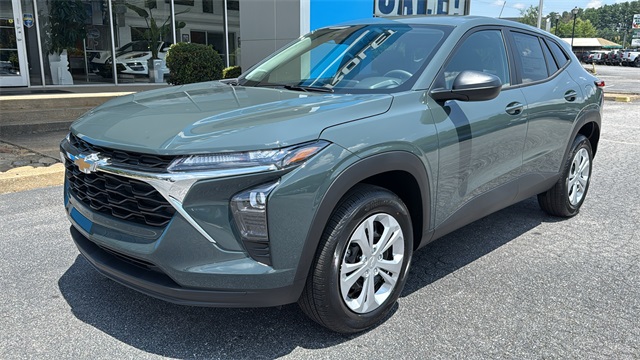 new 2025 Chevrolet Trax car, priced at $22,135