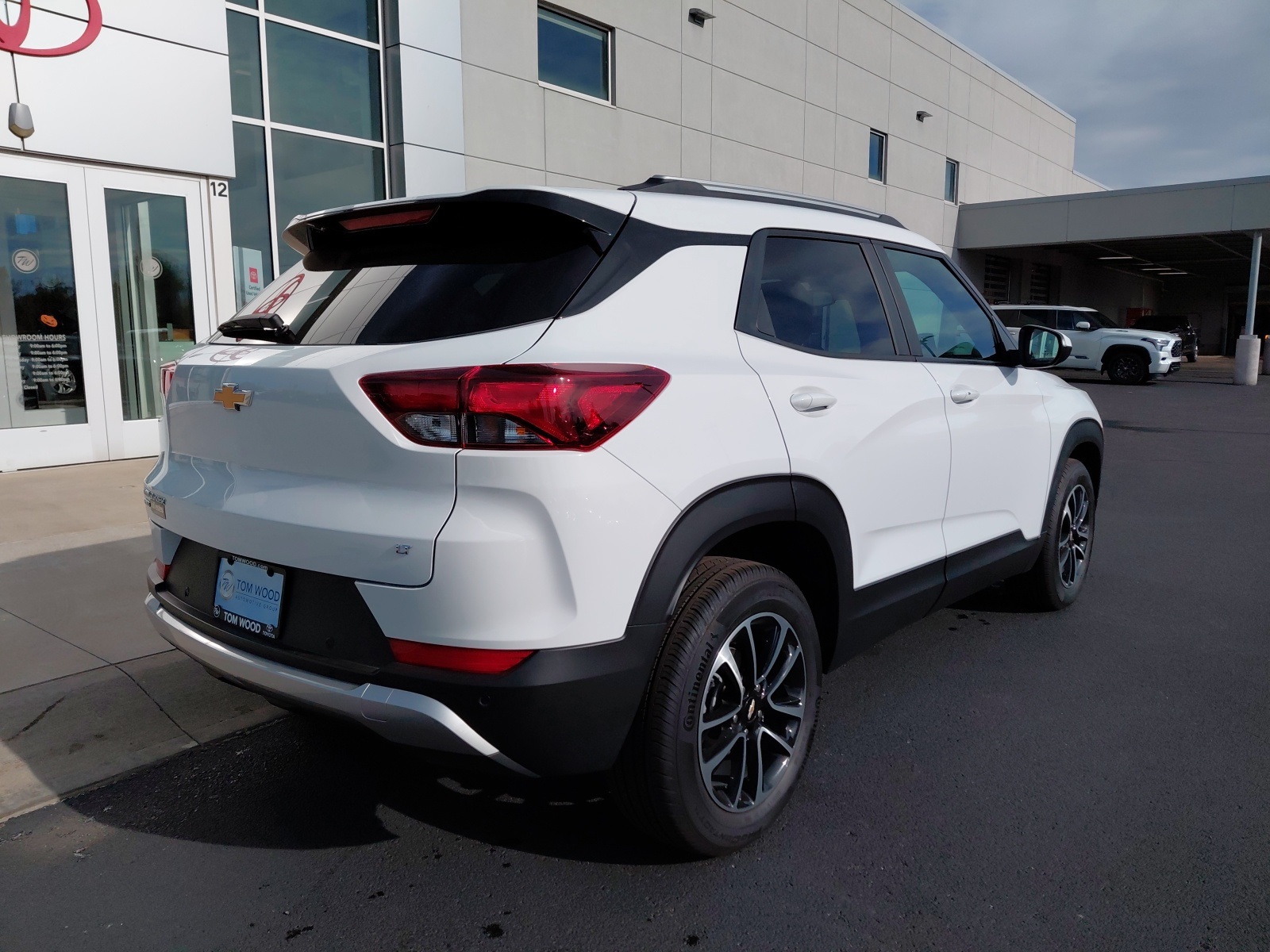 used 2025 Chevrolet TrailBlazer car, priced at $22,610