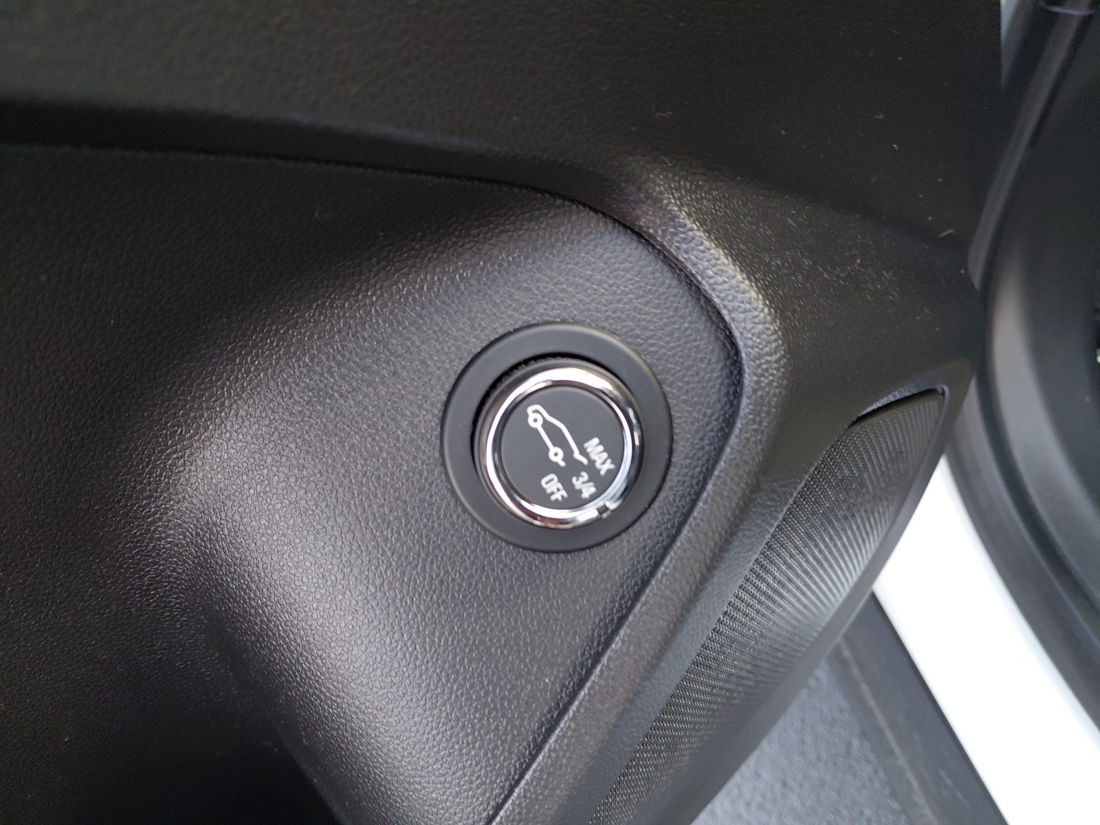 used 2025 Chevrolet TrailBlazer car, priced at $22,610